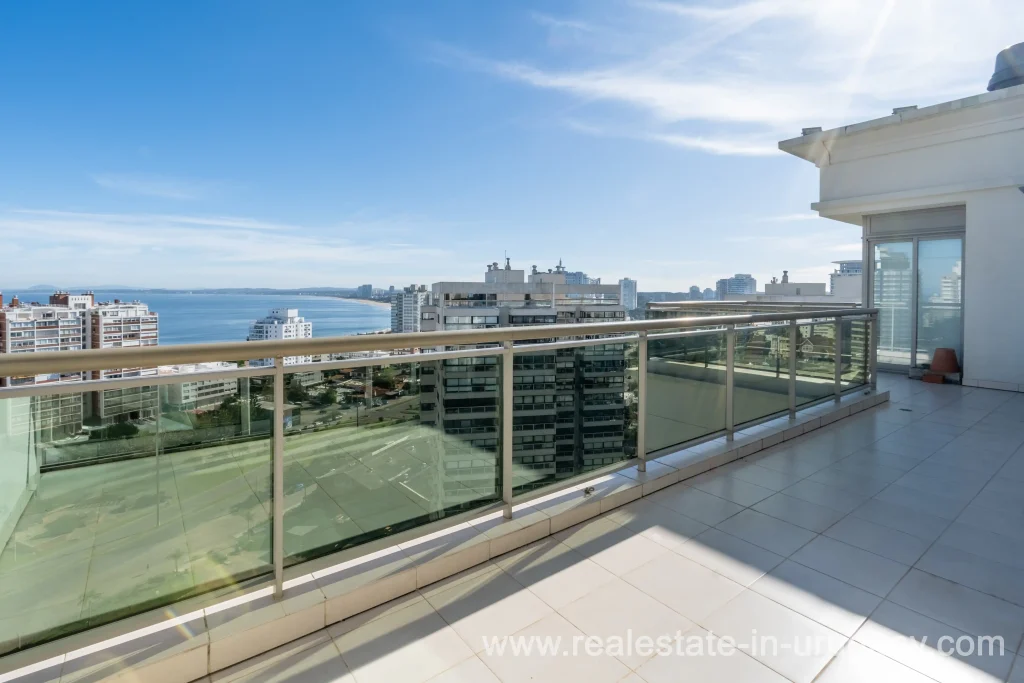 Penthouse near the Peninsula in Punta del Este Balcony px