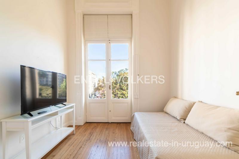 Historic restored 2bedroom Apartment in old town Montevideo Real