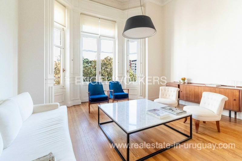 Historic restored 2bedroom Apartment in old town Montevideo Real